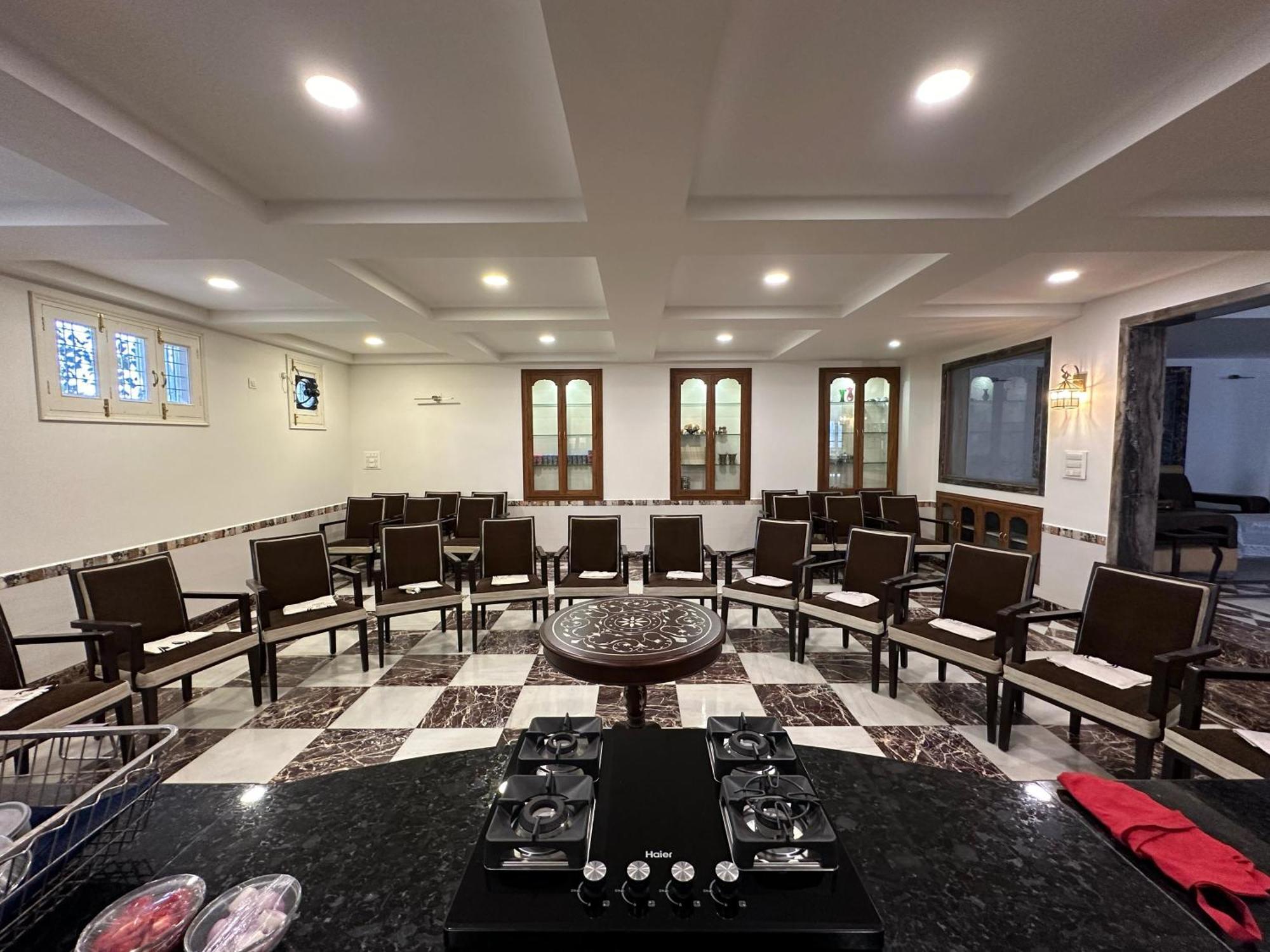 Radhe Krishna Niwas Apartment Udaipur Luaran gambar